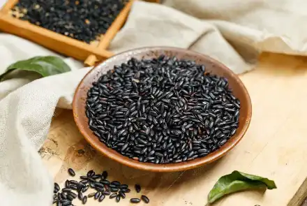 Black rice protein powder