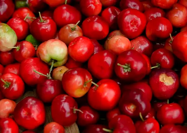 Acerola cherries